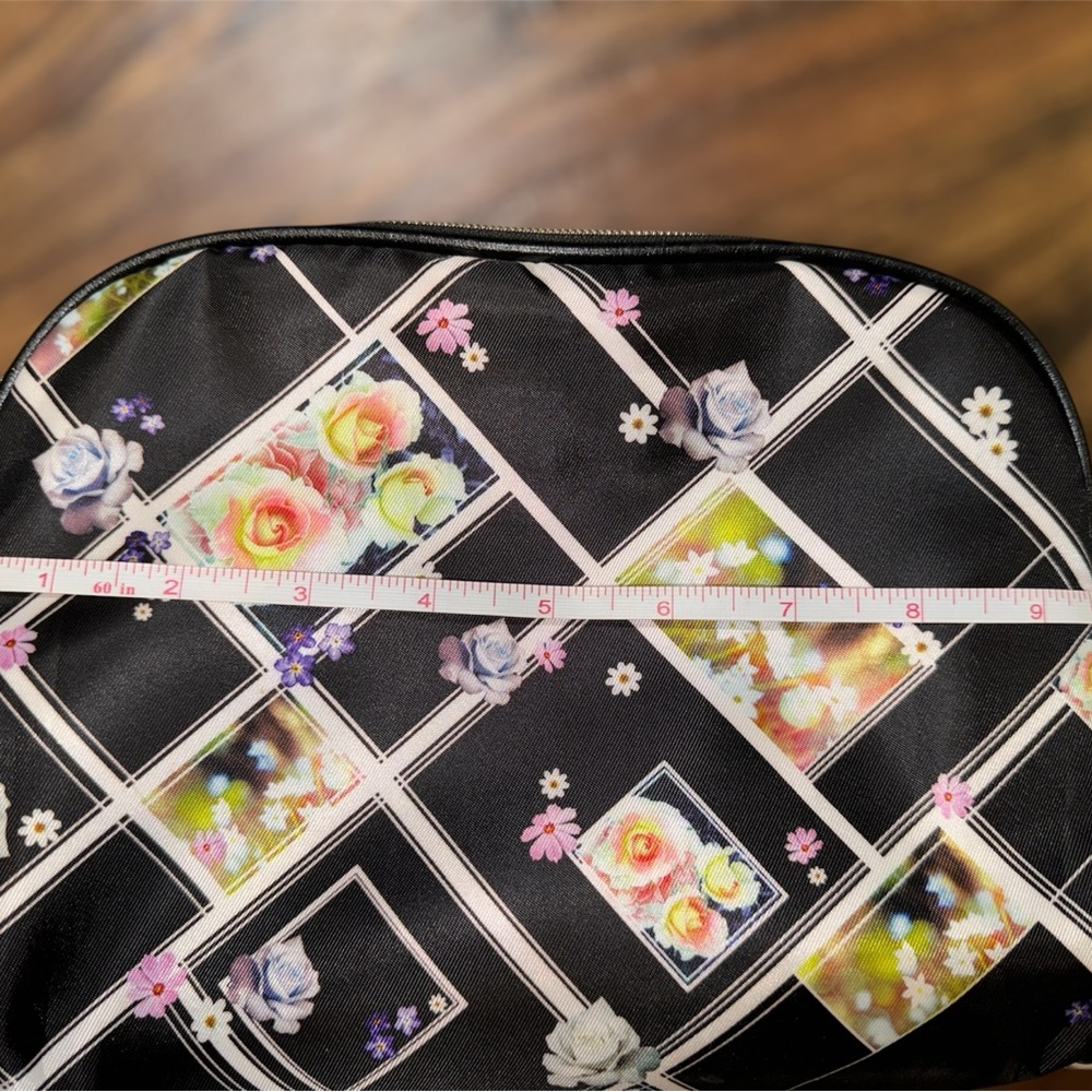 Floral Black Makeup Travel Pouch - Picture 3 of 4